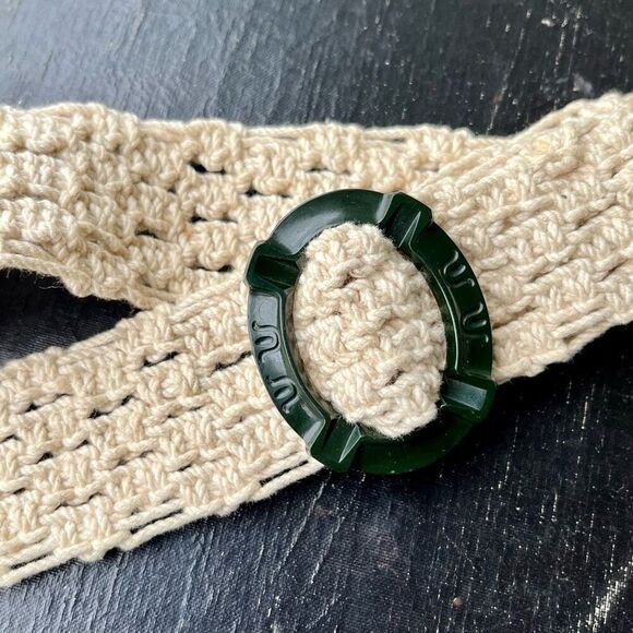 Vintage Handcrafted Macrame Belt with Green Bakelite Buckle - Picture 3 of 9